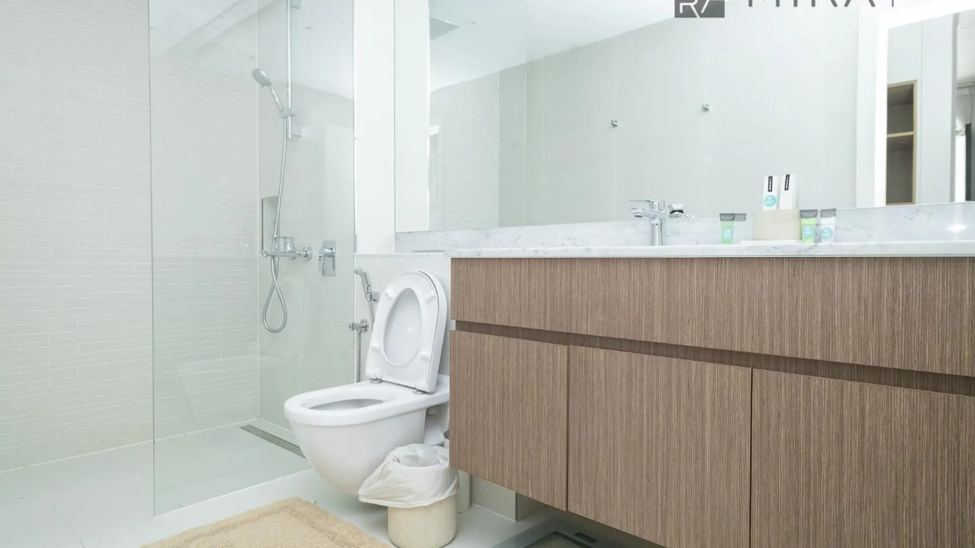 Mira Holiday Homes -Cosy 2 Bhk Apartment With Marina View Dubai United Arab Emirates